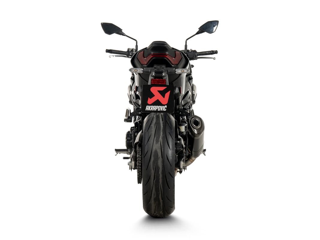Kawasaki Z900 2025 udstødning - Akrapovic slip - on, carbon - Pitboxen Performance