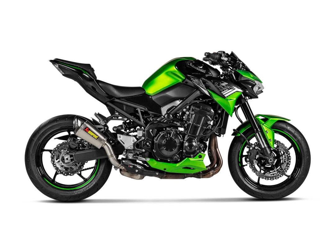 Kawasaki Z900 2025 Akrapovic udstødning - slip - on - Pitboxen Performance